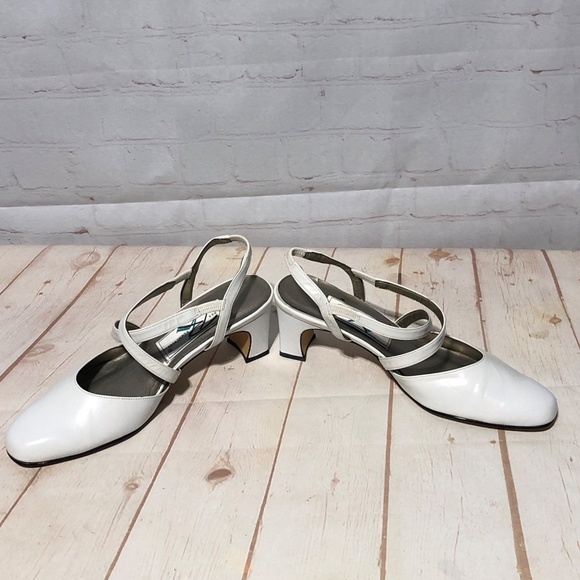 Ros Hommerson Pauly White Leather Round Toe Strappy Pumps Size 8.5M - Picture 7 of 16